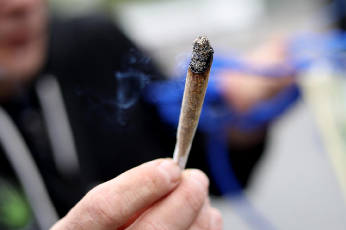 Cannabis : que risquera-t-on demain pour avoir fumé un joint ?