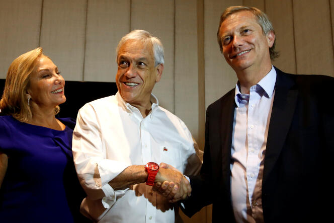 Les deux candidats de droite, Sebastian Pinera et José Antonio Kast (à g.), se sont rencontrés à Santiago, le 19 novembre.