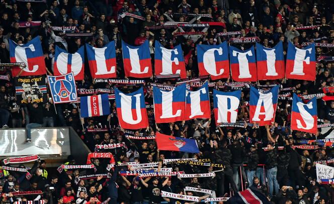 Les supporteurs parisiens dits « ultras », le 19 octobre 2016, au Parc des Princes.