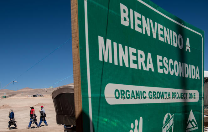 Grève à la mine de cuivre d’Escondida, au Chili, le 8 mars.