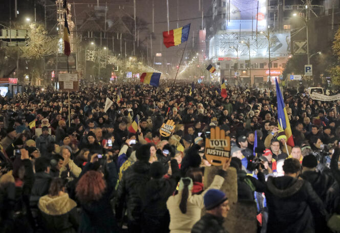 Manifestations contre le gouvernement roumain, à Bucarest, le 26 novembre.