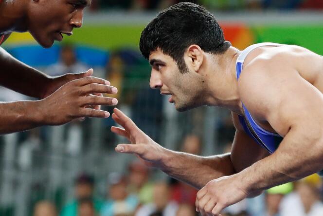 Le lutteur iranien Alireza Karimi Machiani aux Jeux olympiques de Rio de Janeiro, en août 2016.
