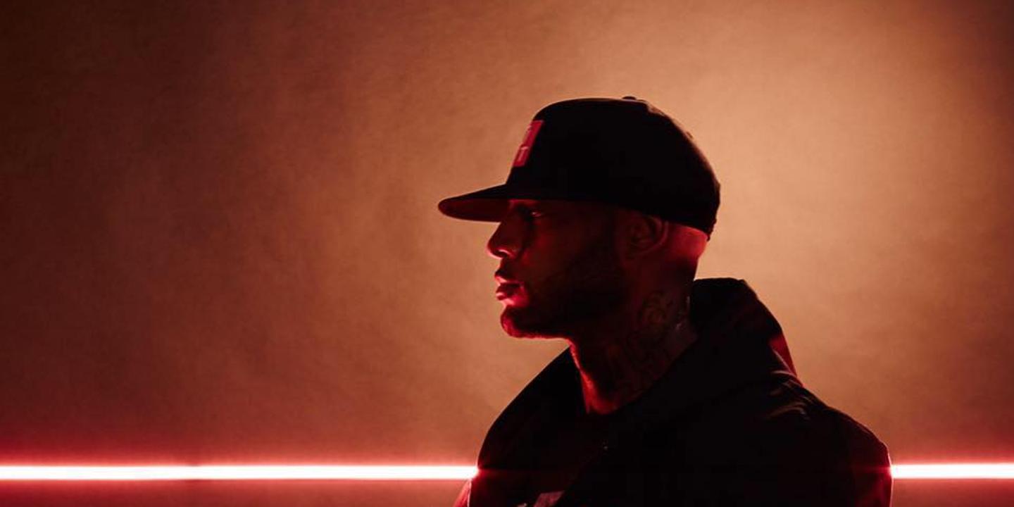 Booba Confortable Mais Sans Surprise Sur Son Trone Weird al yankovic — white & nerdy (parody of ridin' by chamillionaire feat. le monde