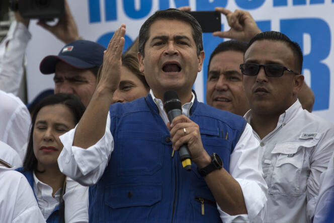 Le président du Honduras, Juan Orlando Hernandez, en campagne à Tegucigalpa le 7 décembre.