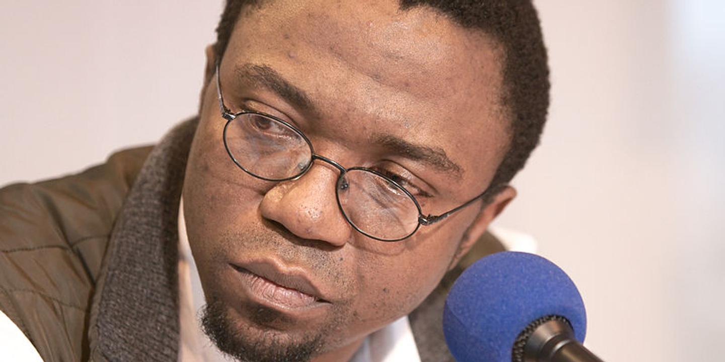 Victime De Censure Sanitaire Professeur Christian Perronne Au Cameroun, un écrivain arrêté pour « outrage au chef de l’Etat