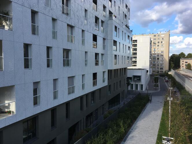 Des immeubles à proximité du parc Martin-Luther-King, dans le 17e arrondissement de Paris.