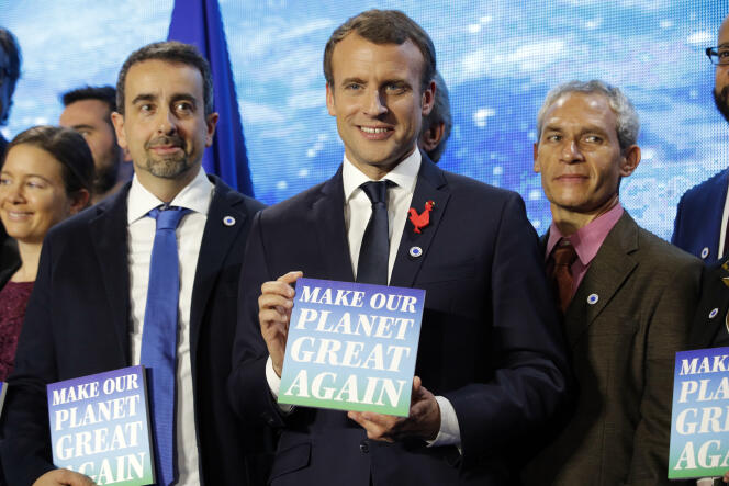 « La question fondamentale qui se pose aujourd’hui est de savoir si l’urgence climatique ne justifie pas d’orienter le développement du commerce international de façon à limiter les émissions de gaz à effet de serre. » (Photo : Emmanuel Macron, le 11 décembre, à Paris, la veille du One Planet Summit.)