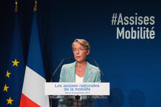 La ministre chargée des transports, Elisabeth Borne, lors de l’ouverture des Assises nationale de la mobilité, à Paris, en septembre.