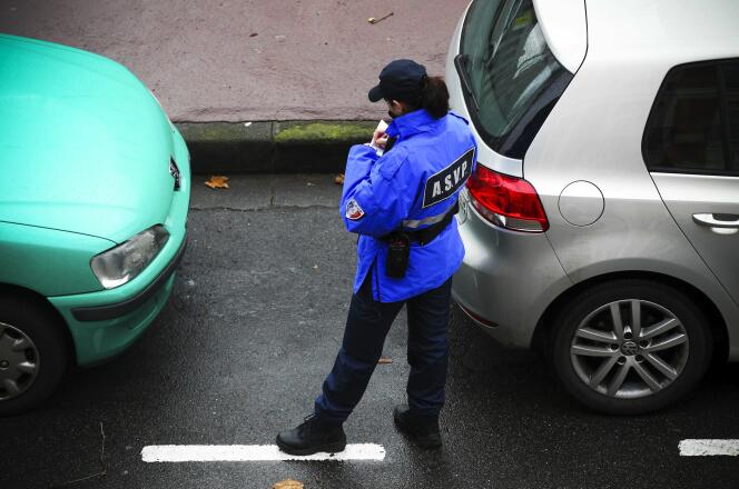 Une agente de la police municipale, à Toulouse, en février  2013.