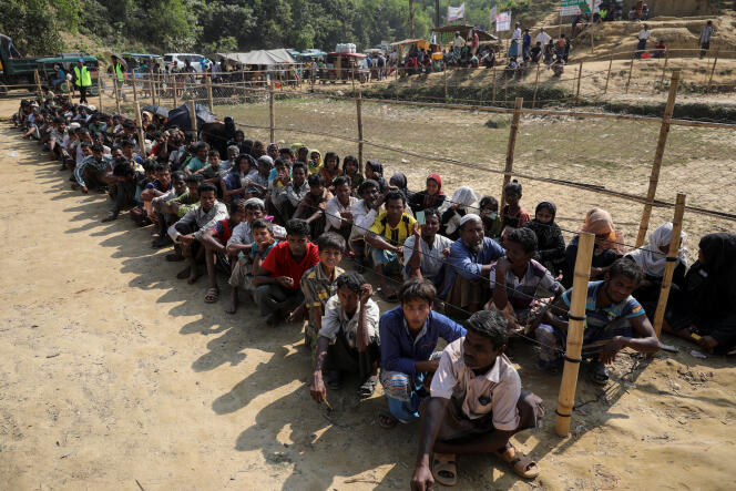 Des réfugiés rohingya dans un camp au Bangladesh, le 18 décembre.
