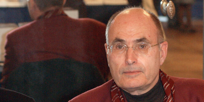 L’historien Gilbert Meynier durant la 11e édition du Maghreb des livres à Paris, le 5 février 2005.