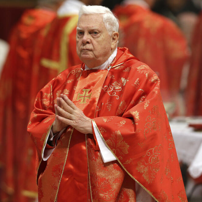 Le cardinal Bernard Law, au Vatican, en mars 2013.