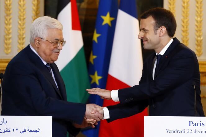 Emmanuel Macron et Mahmoud Abbas à l’Elysée, le 22 décembre.
