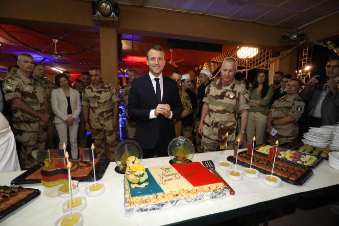 Le président français Emmanuel Macron se rend au Niger pour visiter les troupes avant Noël, au lendemain de ses 40 ans.