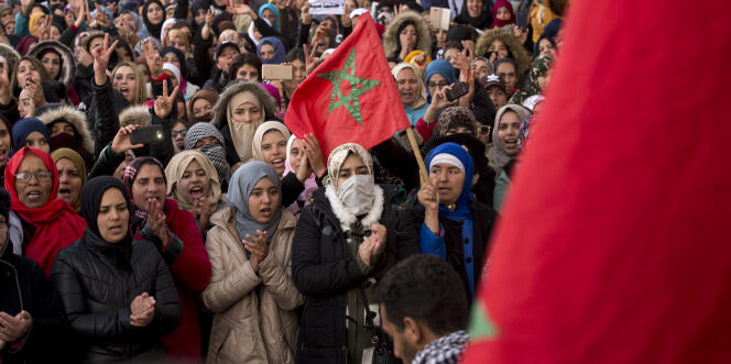 Manifestation après l’enterrement de deux frères morts dans une mine de charbon, à Jerada, au Maroc, le 26 décembre 2017.