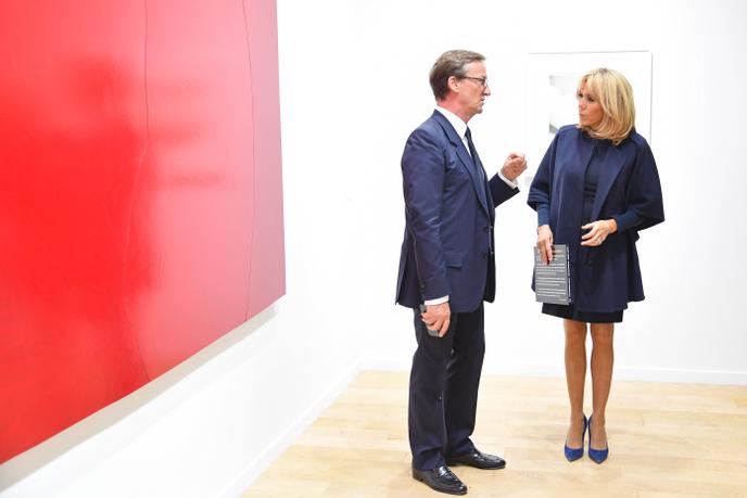 Brigitte Macron Creuse Son Sillon A L Elysee
