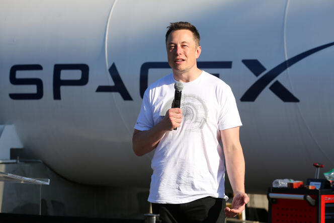 Elon Musk, PDG de SpaceX, lors du concours de design SpaceX Hyperloop Pod Competition, à Hawthorne (Californie), en août.
