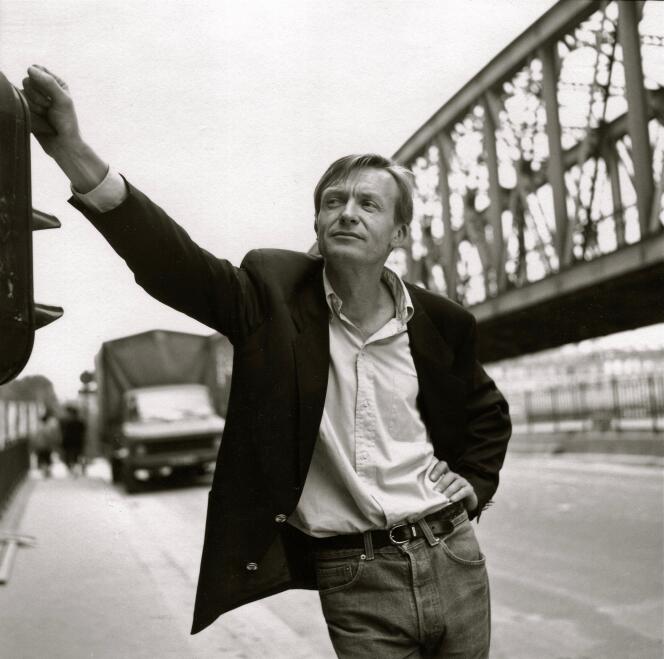 Jean Echenoz à Paris, en juillet 1992.