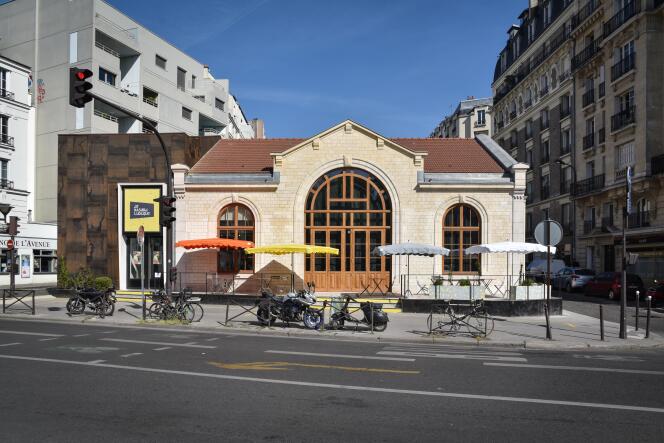 Le Hasard ludique, porte de Saint-Ouen, dans le XVIIIe arrondissement de Paris.