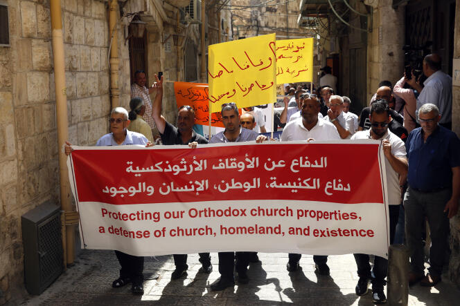Des Palestiniens orthodoxes manifestent à Jérusalem, en septembre 2017.