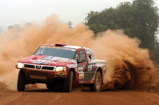 Ari Vatanen sur le Dakar en 2005.
