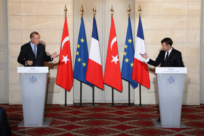 Recep Tayyip Erdogan et Emmanuel Macron, à l’Elysée, à Paris, le 5 janvier.