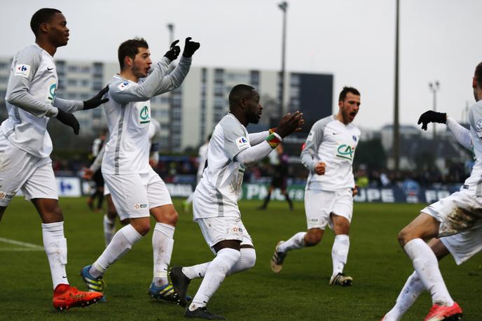 Coupe De France Granville Realise L Exploit Face A Bordeaux Le Psg En Roue Libre L Om Chahute