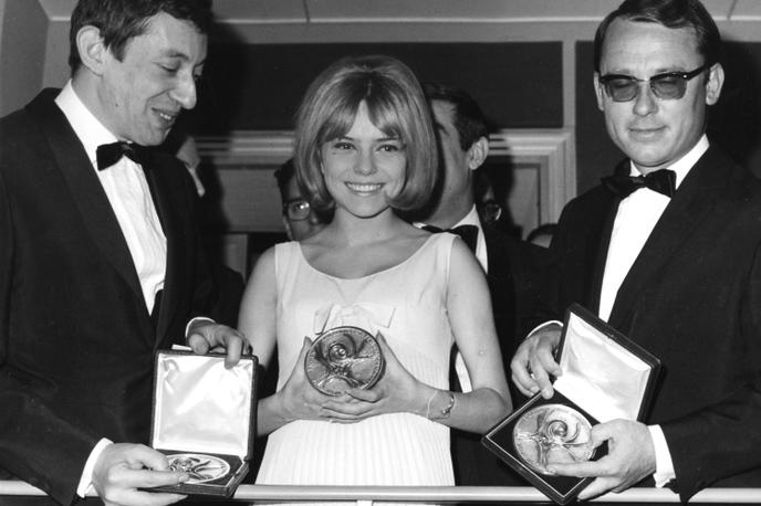 Serge Gainsbourg, France Gall et l’arrangeur Alain Goraguer (de gauche à droite), le 20 mars 1965 à Naples, lors du concours de l’Eurovision remporté par la chanteuse.