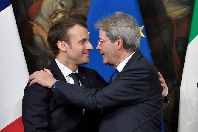 Emmanuel Macron et le président du Conseil des ministres d’Italie, Paolo Gentiloni, à Rome, le 11 janvier.