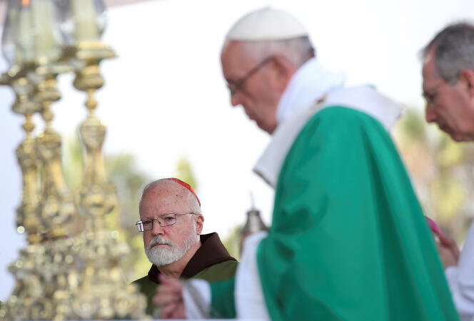 Le cardinal Sean Patrick O'Malley, à l’arrivée du pape François pour une messe à Lima, le 21 janvier.