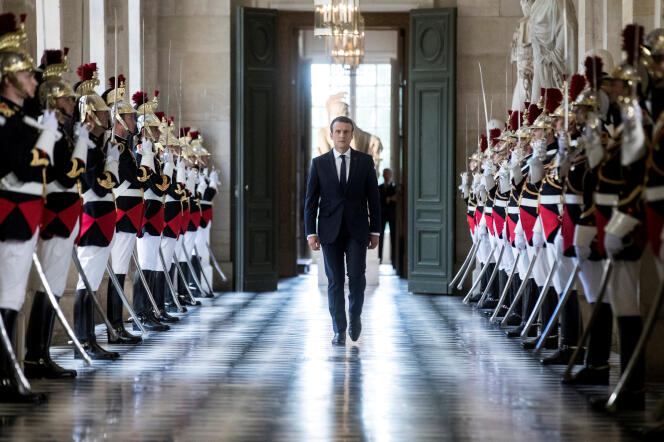 Emmanuel Macron dans la galerie des Bustes, au château de Versailles, le 3 juillet 2017.