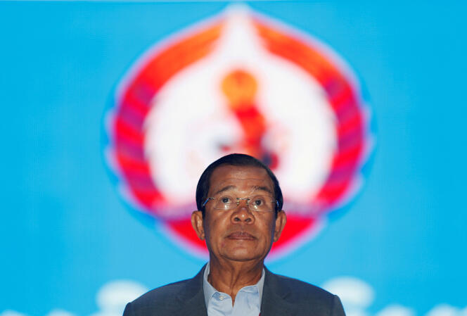 Hun Sen est depuis 2015 président de la formation politique au pouvoir au Cambodge, le Parti du peuple cambodgien.