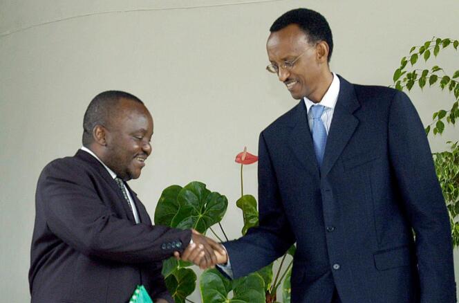 Mbusa Nyamwisi, alors ministre de Joseph Kabila, et le président rwandais, Paul Kagamé, en 2003 à Kigali.