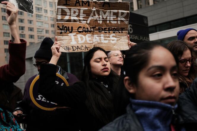 Lors d’une manifestation dénonçant l’abrogation du programme DACA (Deferred Action for childhood arrivals), à New York, le 22 janvier.