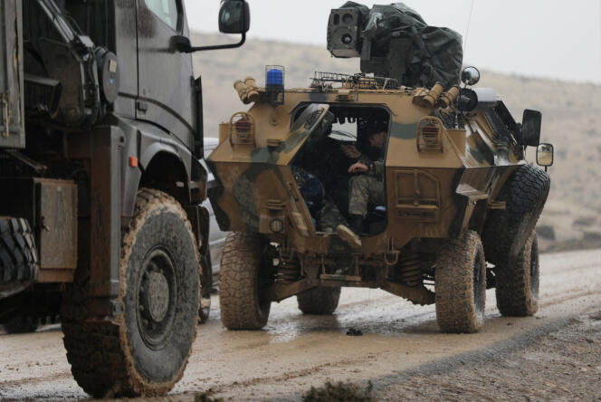 Des forces turques près du mont Barsaya, au nord-est d’Afrin.