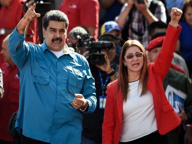 Le président vénézuélien, Nicolas Maduro et sa femme, Cilia Flores, lors d’un meeting à Caracas le 23 janvier.