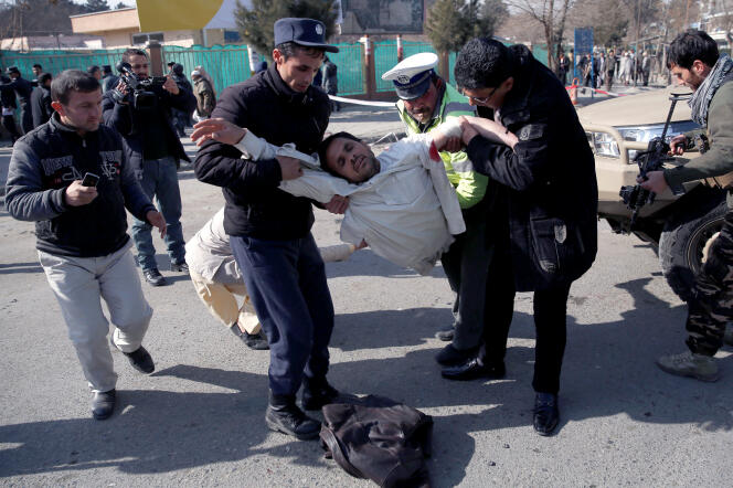 A Kaboul, après un attentat visant l’Hôtel Intercontinental, samedi 27 janvier, faisant plus de 100 morts.