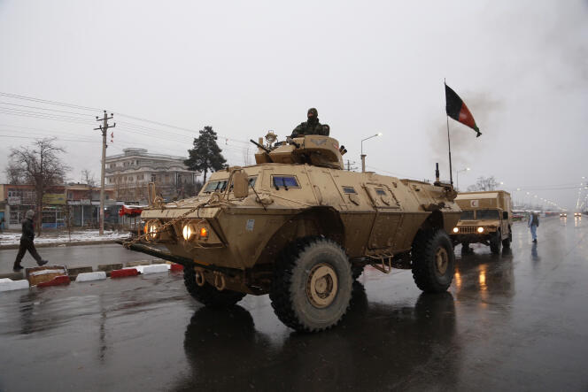 Les forces de l’ordre afghanes arrivent sur le site de l’Académie militaire d’Afghanistan, à Kaboul, le 29 janvier.