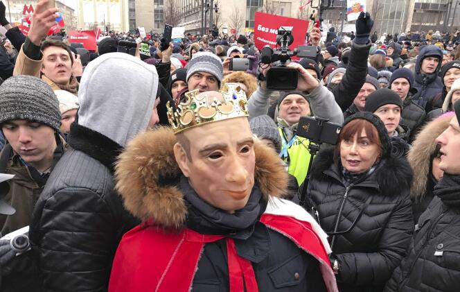 Des manifestants, partisans de l’opposant Alexeï Navalny, manifestent dans les rues de Moscou, le 28 janvier.
