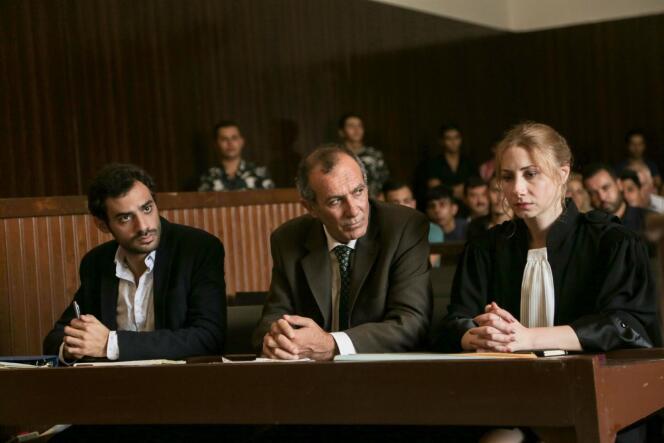 De gauche à droite : Adel Karam, Kamel El-Basha et Diamand Bou Abboud dans « L’Insulte », de Ziad Doueiri.
