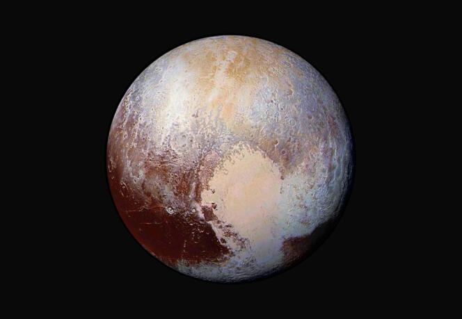 La planète naine Pluton, photographiée par la sonde New Horizons en juillet 2015.