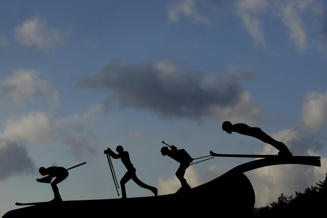 Une sculpture représentant des athlètes des JO d’hiver à Pyeongchang, en Corée du Sud, le 2 février.