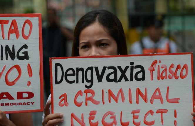 Manifestation, le 8 décembre 2017, devant le ministère de la santé à Manille, contre Sanofi et son vaccin Dengvaxia.