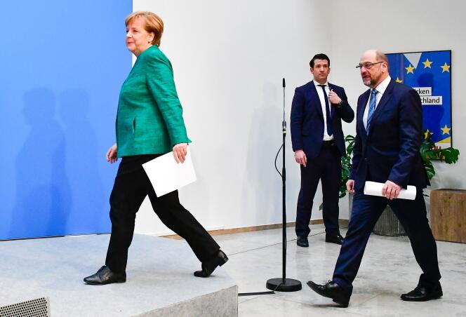 La chancelière Angela Merkel et le chef de file du SPD Martin Schulz, le 7 février à Berlin.