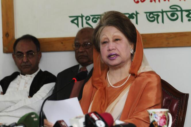 La chef de l’opposition bangladaise, Khaleda Zia, le 7 février à Dacca.