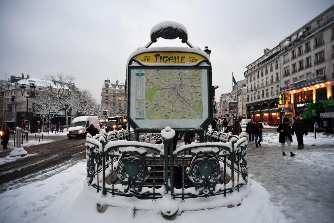 A la suite d’un arrêté préfectoral, aucun bus ne circulera à Paris, jusqu’à nouvel avis. Pour le métro, les lignes 2,5 et 9 fonctionnent à 50 %.