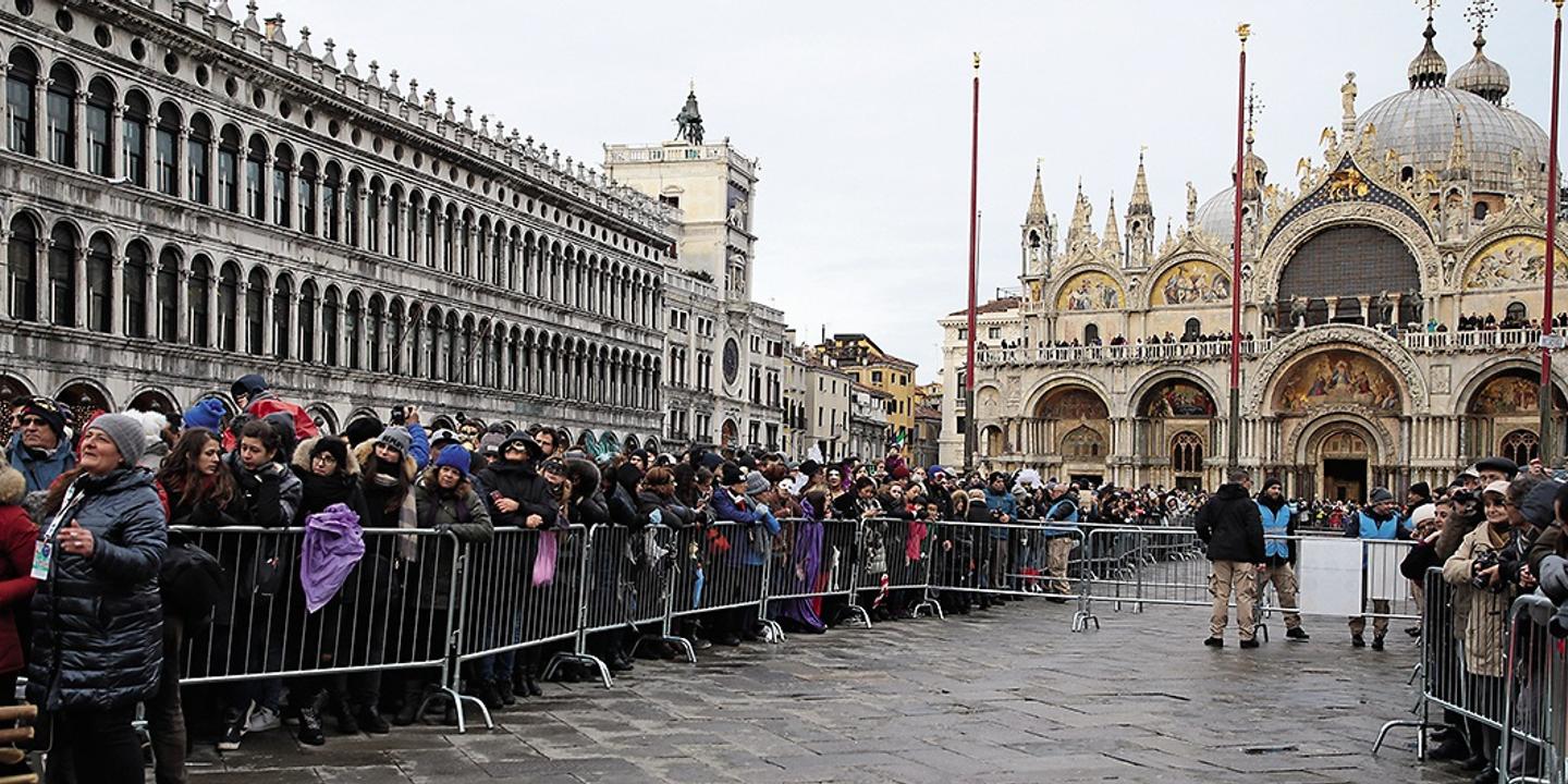 Venise Canalise La Foule Du Carnaval Venise Canalise La Foule Du Carnaval