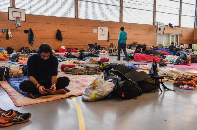 Des migrants à Grande-Synthe, le 7 février 2018.