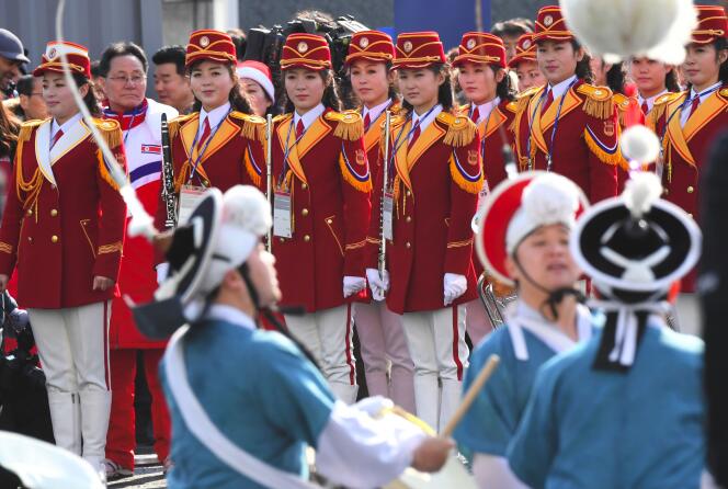 Les pom-pom girls nord-coréennes lors d’une cérémonie d’accueil au village olympique, à Gangneung (Corée du Sud), le 8 février 2018.
