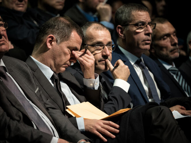 Le président du conseil exécutif de Corse, Gilles Simeoni, et le président de l'Assemblée de Corse, Jean-Guy Talamoni, lors du discours d’Emmanuel Macron, le 7 février, à Bastia.